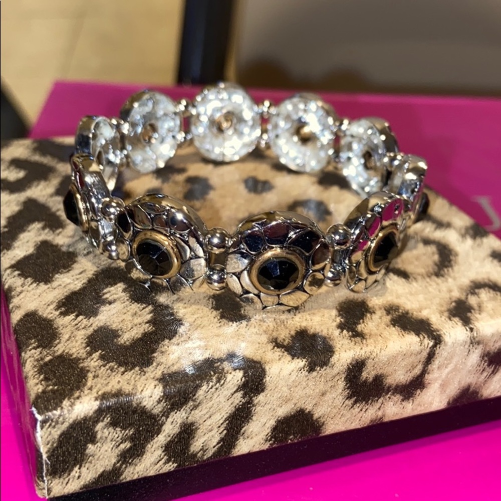 NEW Stretch bracelet